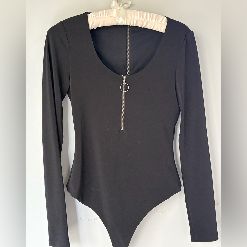 Alice + Olivia Black Long-Sleeve Zip-Front Bodysuit
